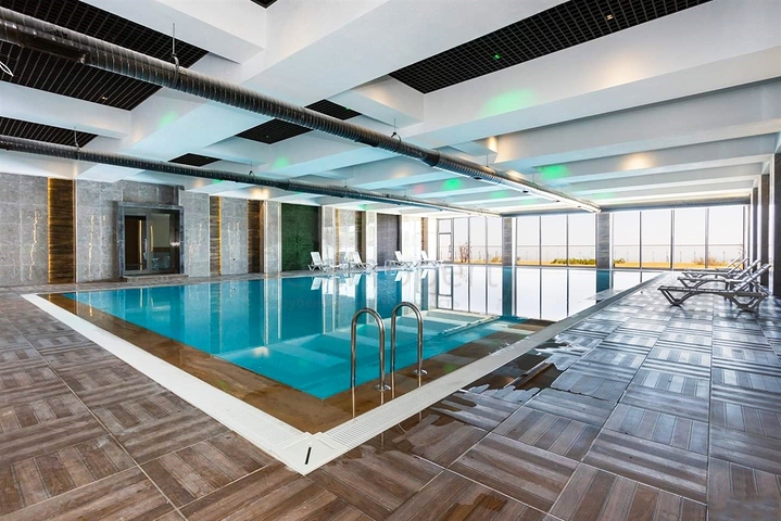 مجمع راقي باطلالة بحرية