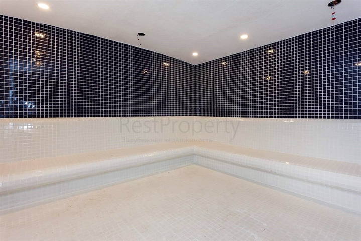 مجمع راقي باطلالة بحرية