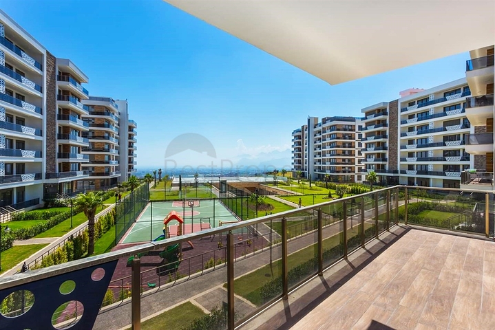 مجمع راقي باطلالة بحرية