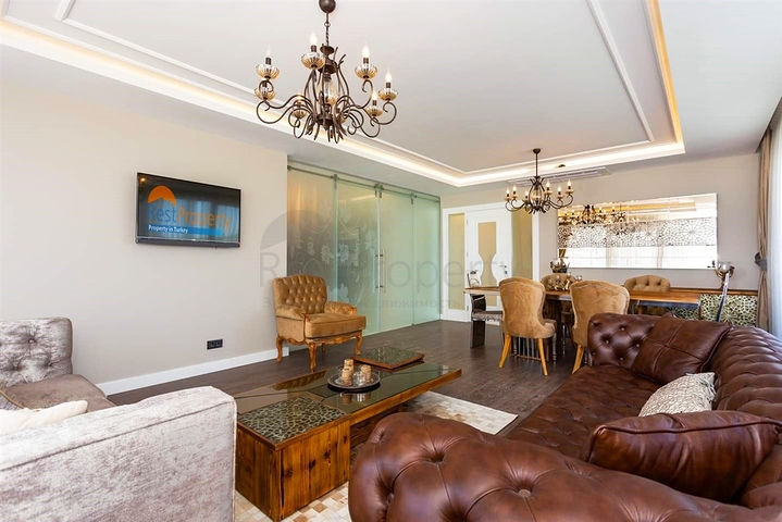 مجمع راقي باطلالة بحرية