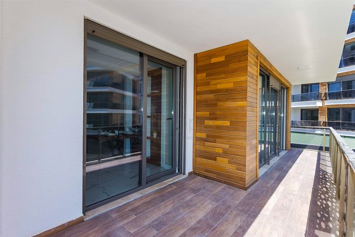 مجمع راقي باطلالة بحرية