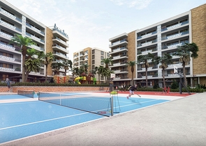 مجمع راقي باطلالة بحرية