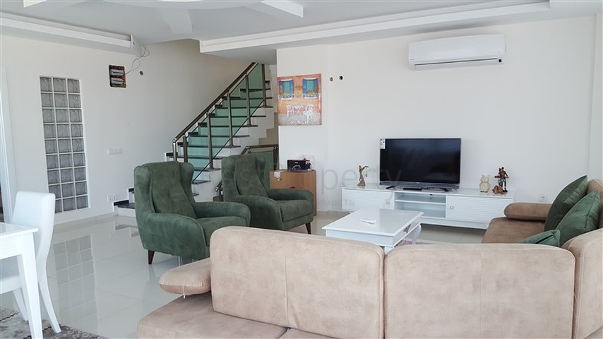 فيلا باطلالة بحرية و بركة سباحة خاصة في كاركي جاك / الانيا