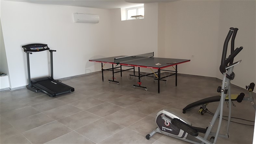 فيلا باطلالة بحرية و بركة سباحة خاصة في كاركي جاك / الانيا