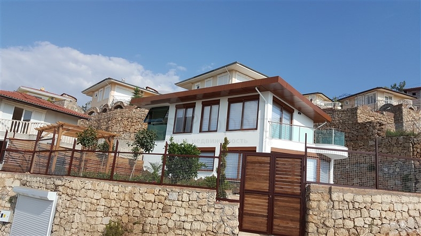 فيلا باطلالة بحرية و بركة سباحة خاصة في كاركي جاك / الانيا