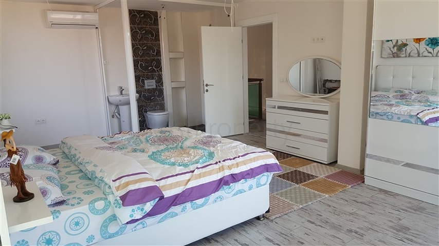 فيلا باطلالة بحرية و بركة سباحة خاصة في كاركي جاك / الانيا