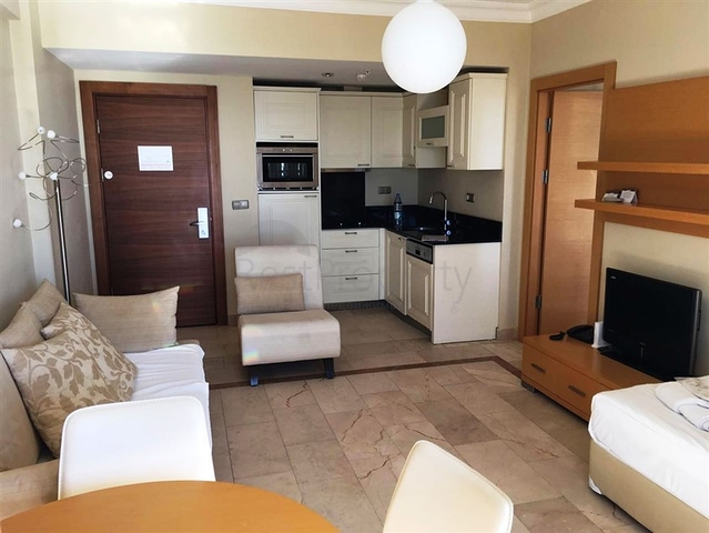 شقة باطلالة بحرية في مجمع فاخر في الانيا