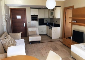 شقة باطلالة بحرية في مجمع فاخر في الانيا