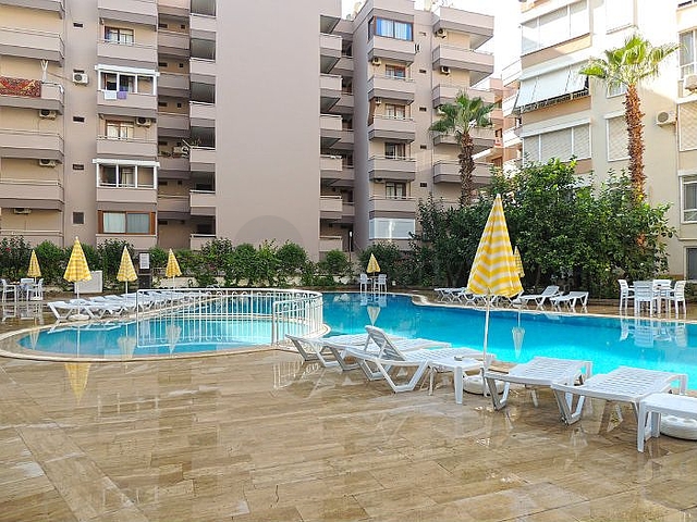 شقة على الصف الأول بسعر ممتاز