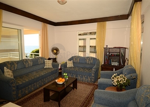 شقة على الصف الأول بسعر ممتاز