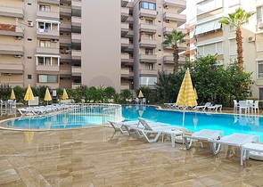 شقة على الصف الأول بسعر ممتاز