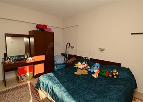 شقة على الصف الأول بسعر ممتاز