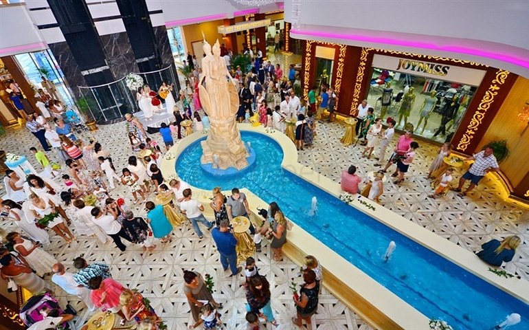 شقق في مجمع فاخر في ماهموت لار