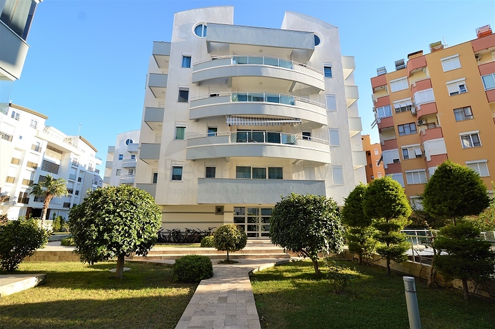 شقة غرفتين و صالة في كونيالتي - انطاليا