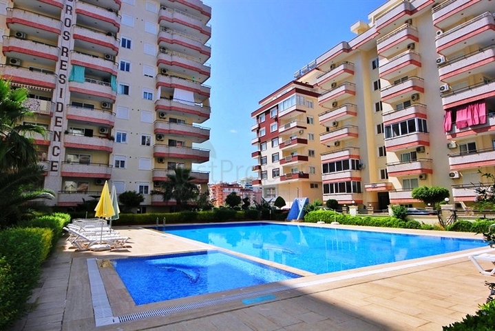 شقة في مشروع عصري في الانيا