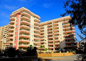 شقة في مشروع عصري في الانيا