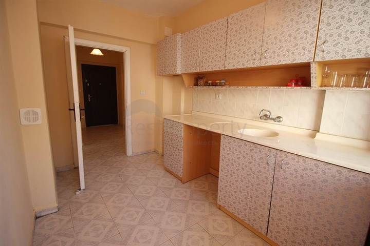 شقة واسعة مع مطبخ منفصل في ماهموت لار