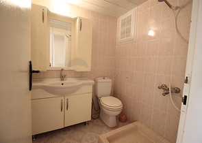 شقة واسعة مع مطبخ منفصل في ماهموت لار