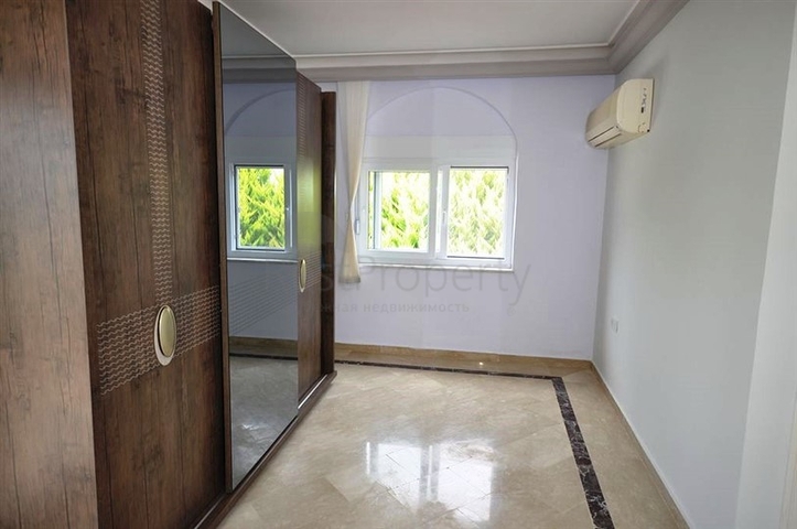 فيلا مع بركة سباحة خاصة في الانيا