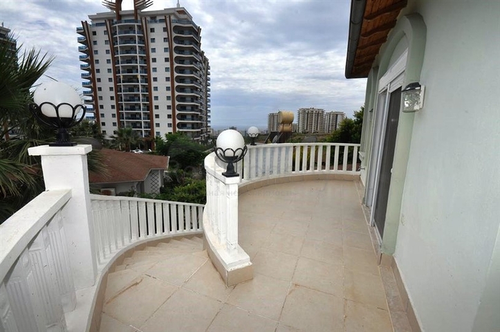 فيلا مع بركة سباحة خاصة في الانيا