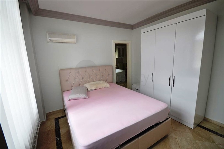 فيلا مع بركة سباحة خاصة في الانيا