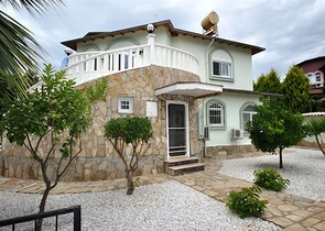 فيلا مع بركة سباحة خاصة في الانيا