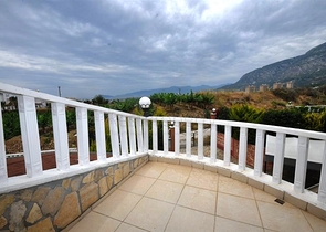 فيلا مع بركة سباحة خاصة في الانيا