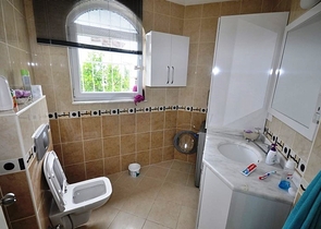 فيلا مع بركة سباحة خاصة في الانيا