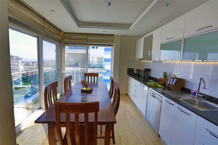 شقة بينتهاوس مطلة على البحر و الجبل في جيكجيلي - الانيا