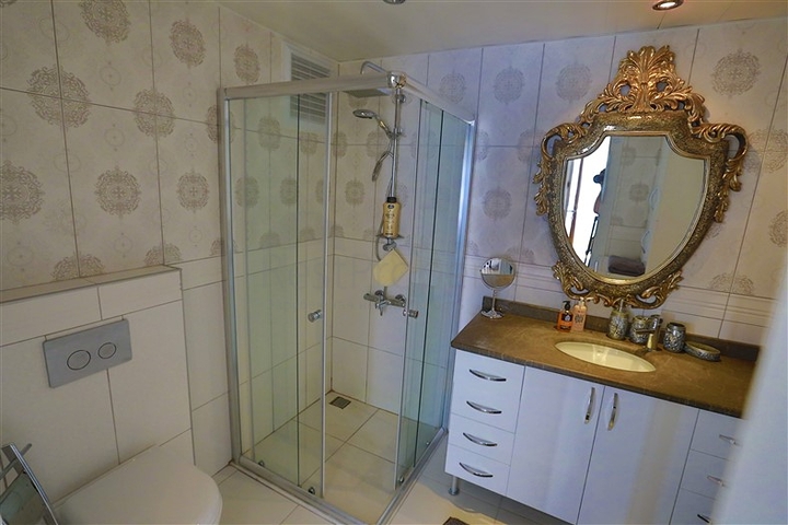 شقة بينتهاوس مطلة على البحر و الجبل في جيكجيلي - الانيا