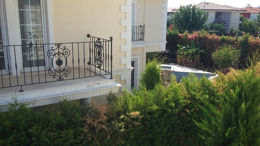 فيلا ثلاث غرف و صالة في كيمير