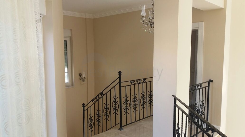 فيلا ثلاث غرف و صالة في كيمير