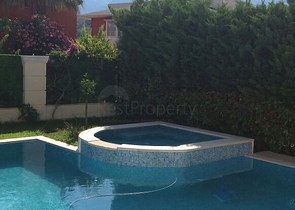 فيلا ثلاث غرف و صالة في كيمير