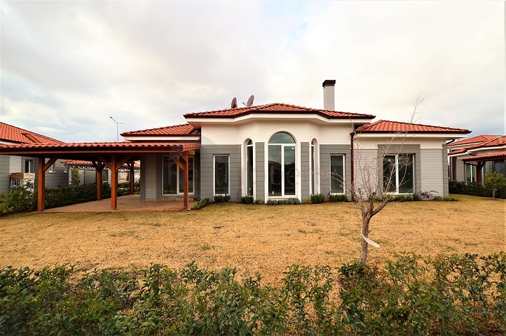 فيلات / فلل  فاخرة في انطاليا