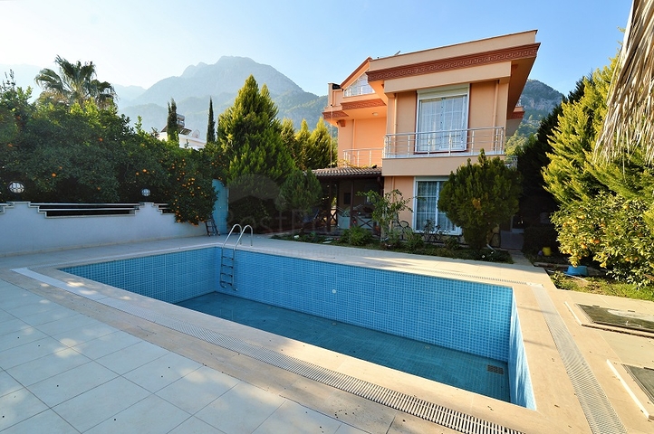 فيلا منفصلة 5 + 1 فى جوينوك