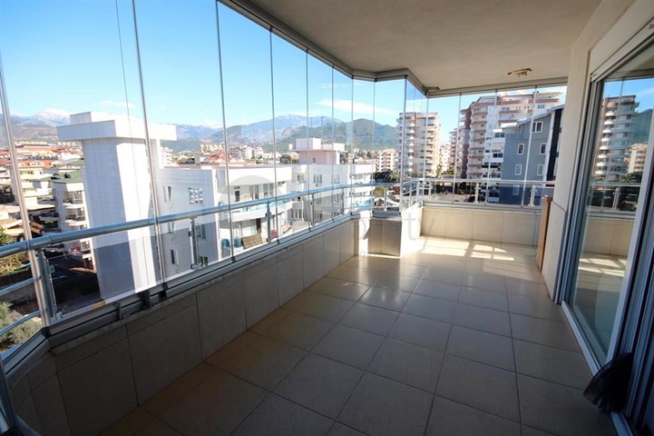 شقة مفروشة واسعة بسعر مميز في منطقة توسمور – ألانيا