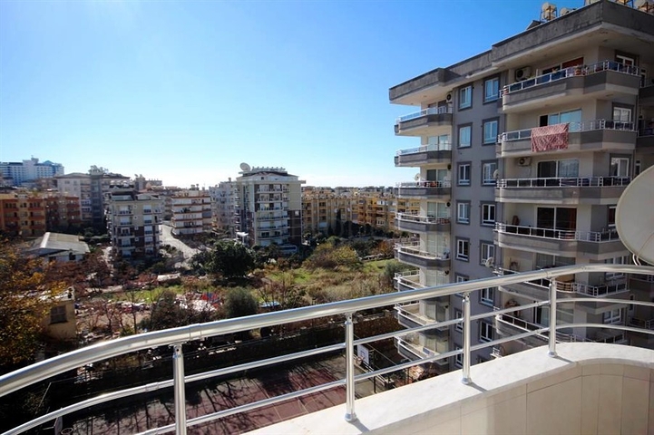 شقة مفروشة واسعة بسعر مميز في منطقة توسمور – ألانيا