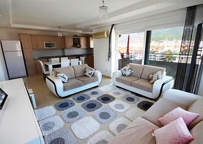 شقة مفروشة واسعة بسعر مميز في منطقة توسمور – ألانيا