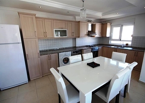 شقة مفروشة واسعة بسعر مميز في منطقة توسمور – ألانيا