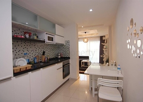 شقة بتخطيط 2+1 مفروشة في منطقة أوبا – ألانيا