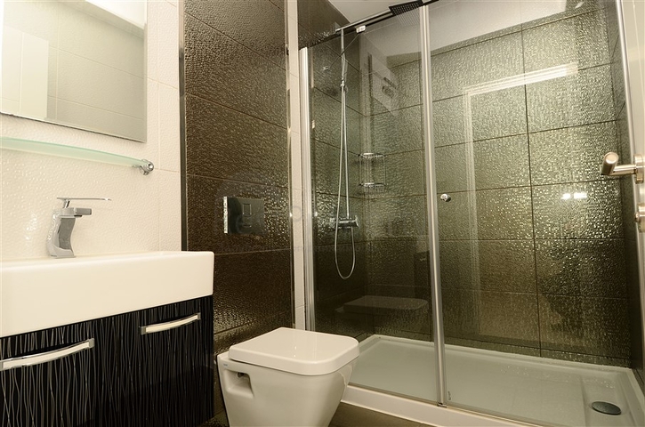 شقة بإطلالات جبلية ساحرة في منطقة محمود لار – ألانيا