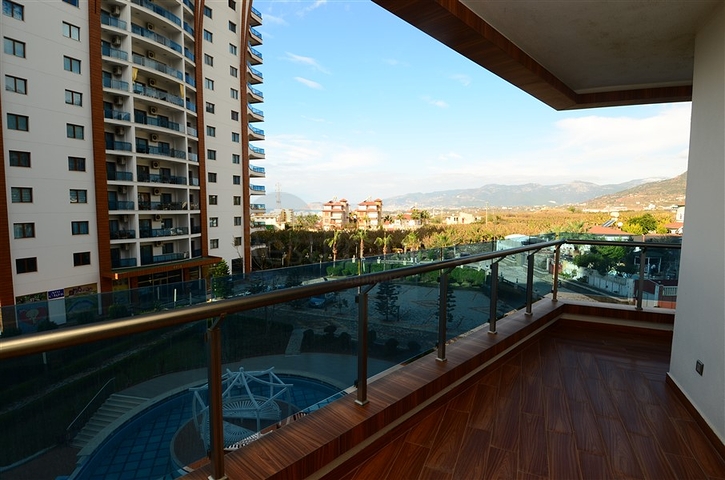 شقة بإطلالات جبلية ساحرة في منطقة محمود لار – ألانيا