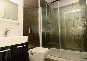 شقة بإطلالات جبلية ساحرة في منطقة محمود لار – ألانيا