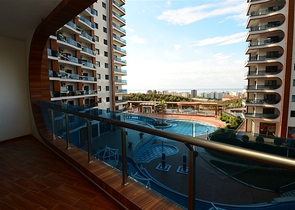 شقة بإطلالات جبلية ساحرة في منطقة محمود لار – ألانيا