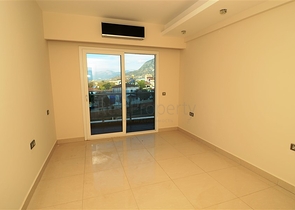 شقة بإطلالات جبلية ساحرة في منطقة محمود لار – ألانيا