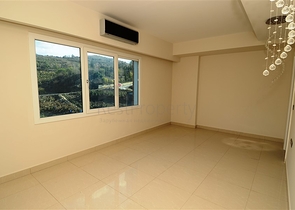 شقة بإطلالات جبلية ساحرة في منطقة محمود لار – ألانيا