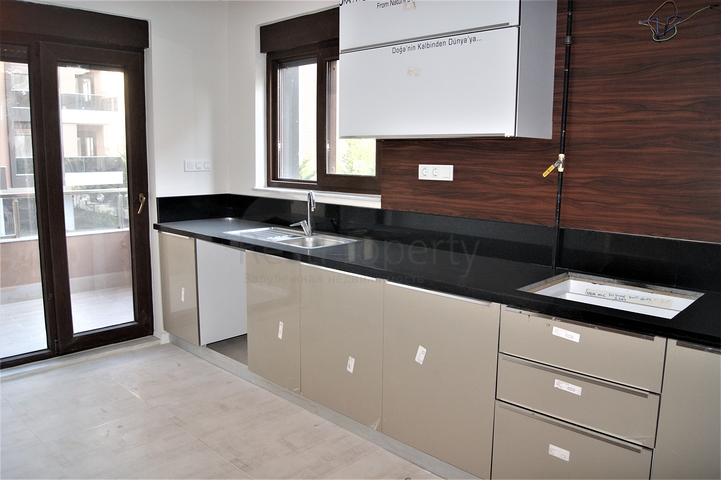 مشروع جاهز في انطاليا على بعد 500 متر من البحر