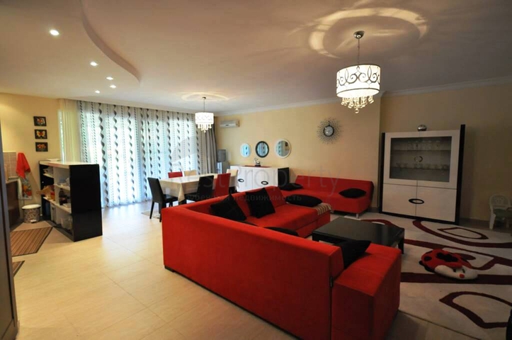 شقة مؤثثة بالكامل وبمساحة واسعة في منطقة توسمور - ألانيا