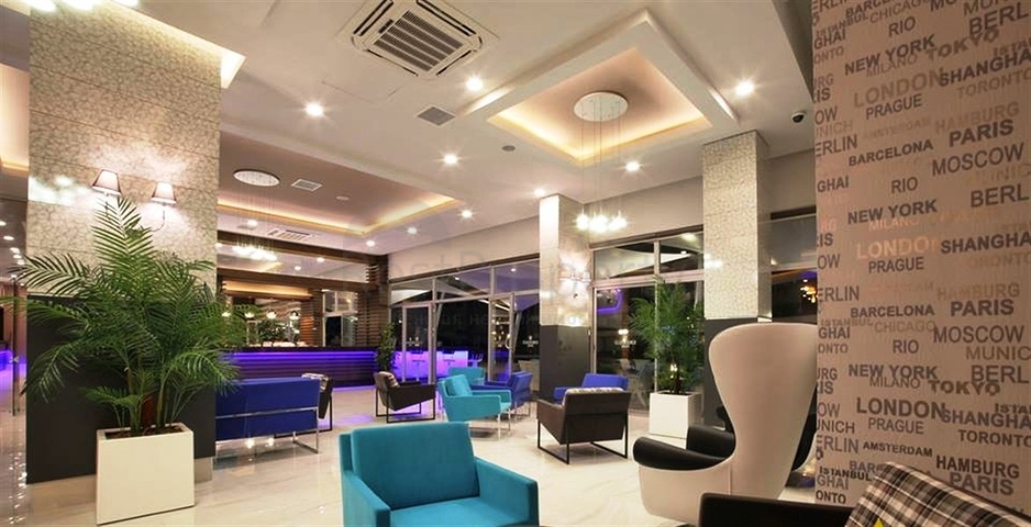 شقة غرفة وصالة ضمن مجمع سكني يضم كافة الخدمات في افسلار / الانيا 