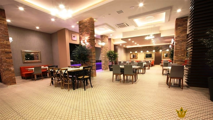 شقة غرفة وصالة ضمن مجمع سكني يضم كافة الخدمات في افسلار / الانيا 